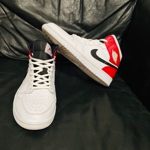 Jordan 1 Mid Size 11.5